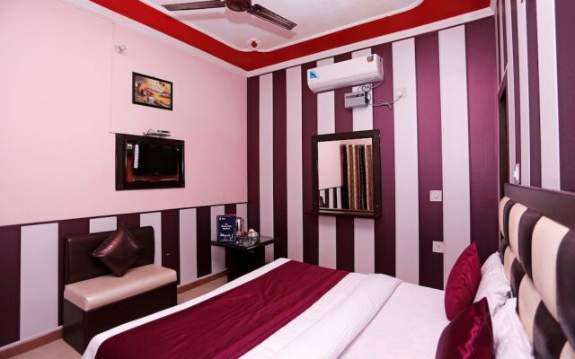 Mehfil Hotel by OYO Rooms