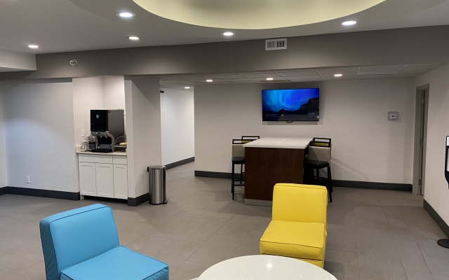 Red Lion Inn & Suites Nashville Airport