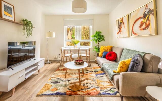 Leven Apartment West Bridgend Dumbarton near Loch Lomond