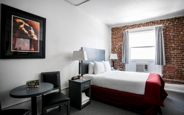 Standard Double room (shared bathroom) (full double bed)
