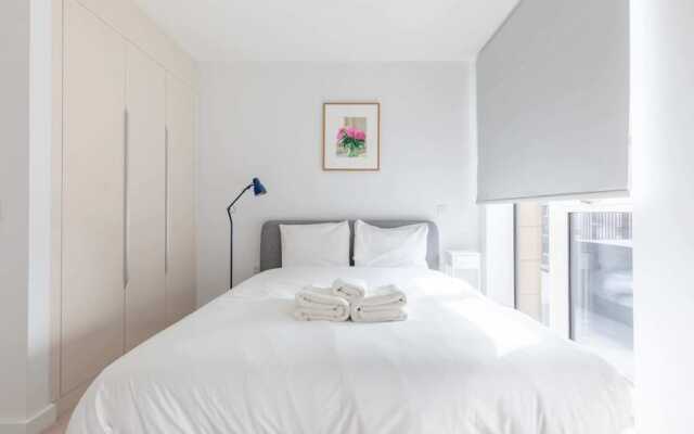 Stylish 2BD Oasis W/balcony South East London!