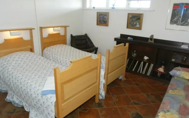 Kaldbakur Guesthouse