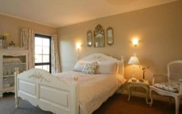 Tudor Manor Bed & Breakfast