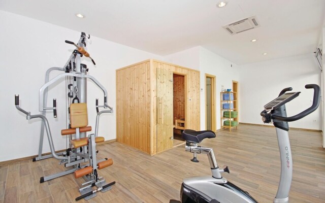 Amazing Home in Trsteno With Sauna, Wifi and 6 Bedrooms