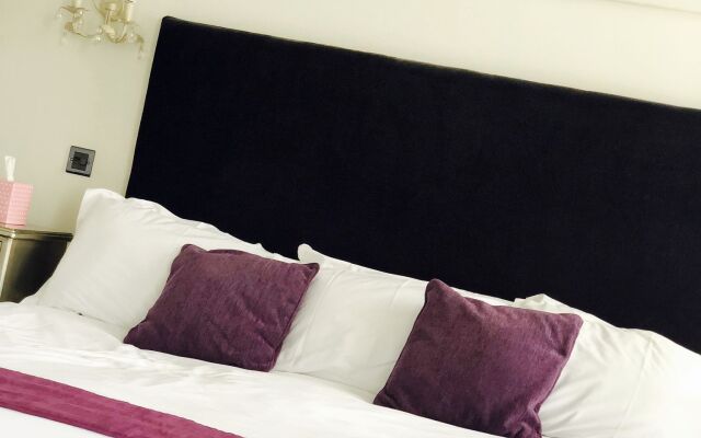 Ship Leopard Hotel – No Children