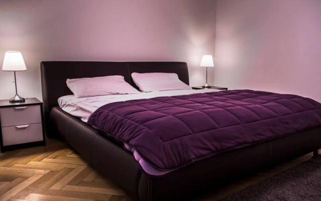 Exclusive Riverside Apartment In Heart Of Prague