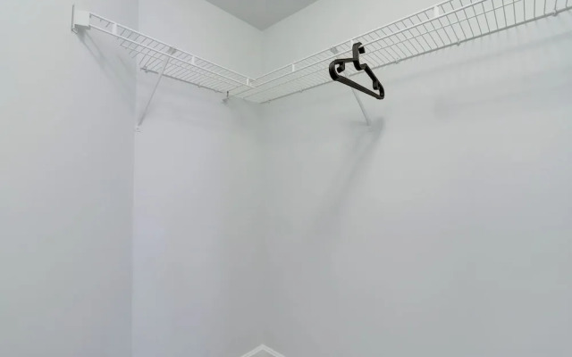 Cozy & Comfortable Condo in Ballston