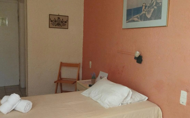 Cleo Rooms