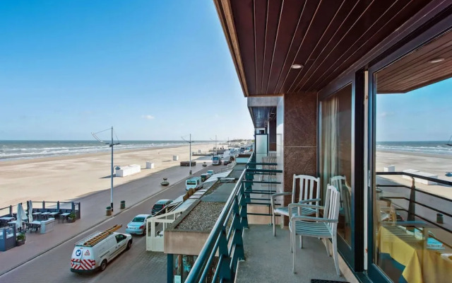 Royal 201 Seafront Apartment in a top Location
