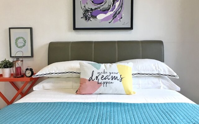 Vibrant Studio at Damansara Perdana