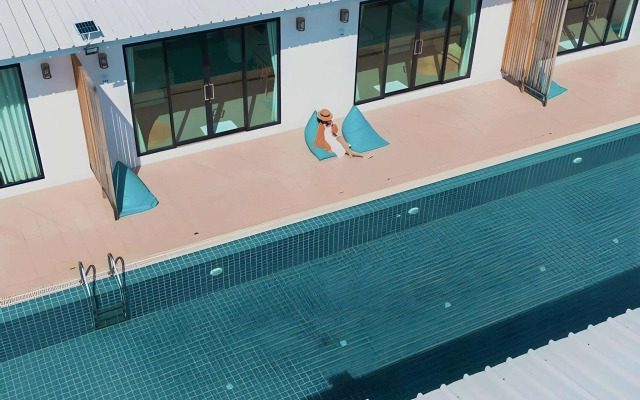 Cruises the Pool Access
