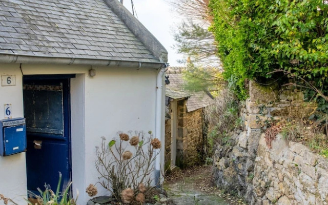 Small Cocoon for 2 by the sea