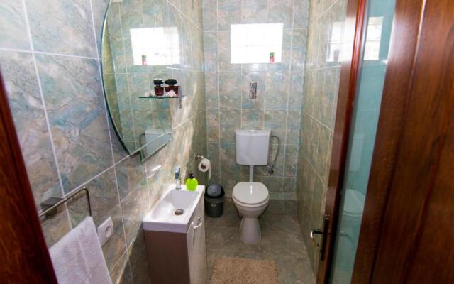 Charming Apartment in Villa near Airport