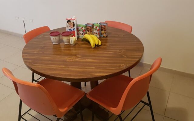 Comfortable Apartment, Secure and Private Complex, With Perimeter Fence