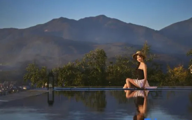 Tengchong Linghe·Dubanshan Hot Spring Hotel