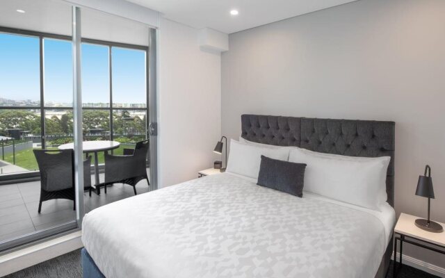 Meriton Suites Carter Street
