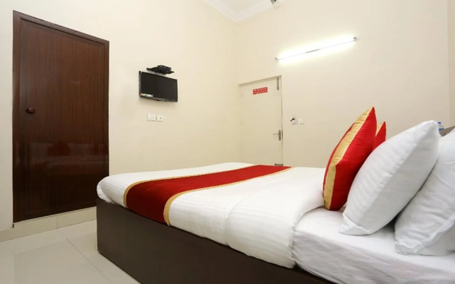 Saravana Inn