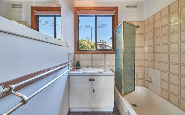 9 Boat Creek by the beach in Ventnor