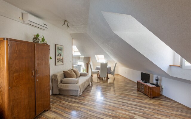 Old Town Sunrise Apartments