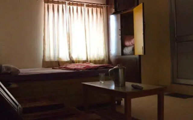 OYO 24525 Hotel Country Lodge