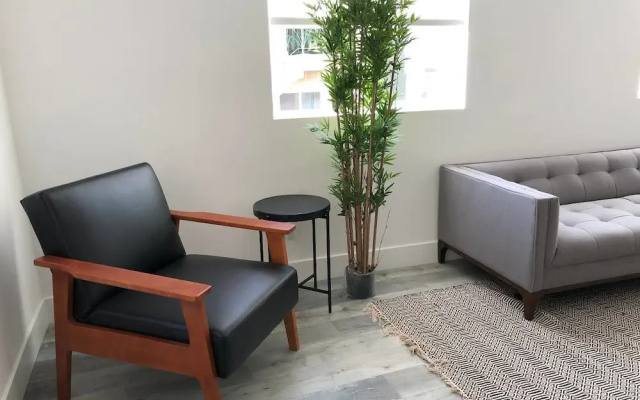 Brand NEW Luxury Spacious 3bdr Townhome Close to 3rd St