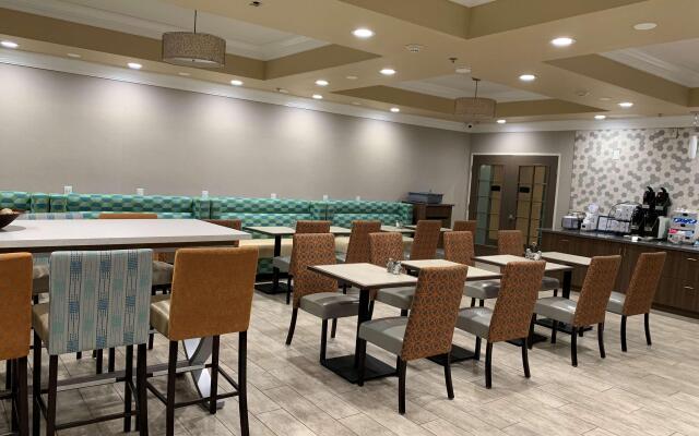 Best Western Plus Wasco Inn & Suites