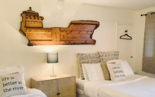 Wooden Boat Inn