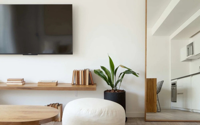 Cozy  Modern Studio 209