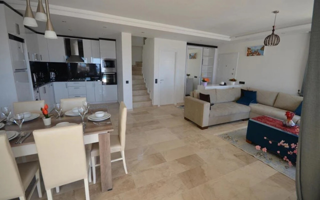 Villa Esma by Akdenizvillam