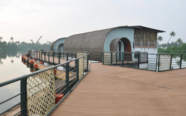 Aquatic Island by Poppys, Cochin