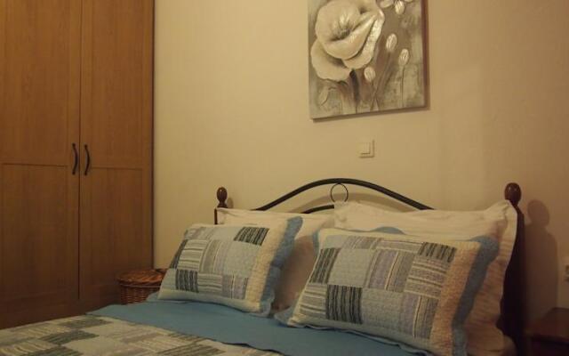 Alexandros Suites