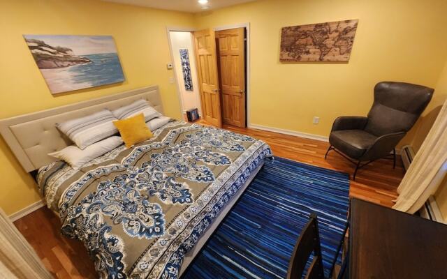 Marblehead Oasis 3 Bedroom Townhouse by RedAwning