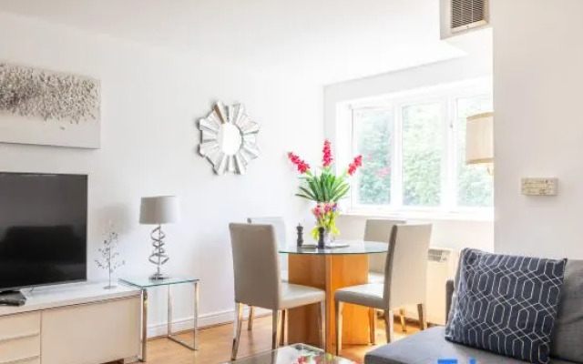 2-BR London Oasis in Woolwich