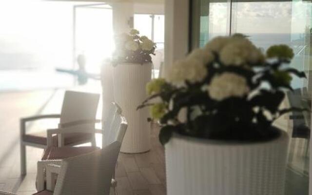 White Club Residence