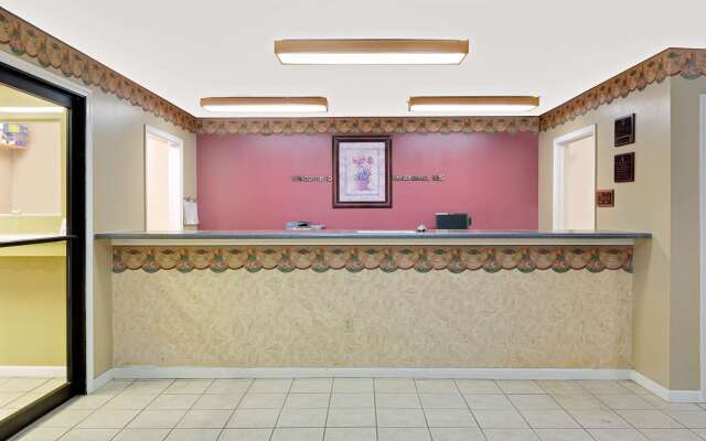 Super 8 by Wyndham Kosciusko