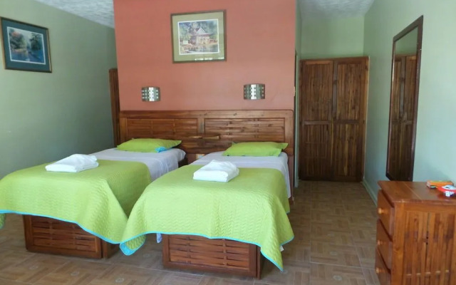 Toucan Inn