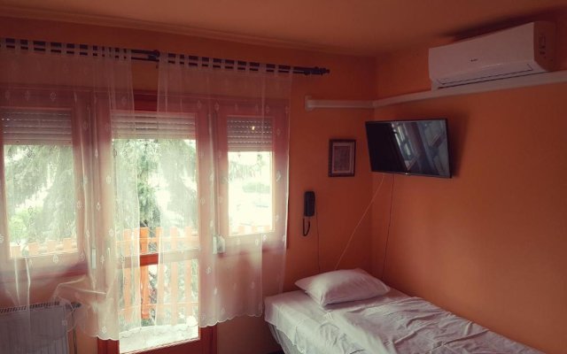 Attila Hotel Budapest