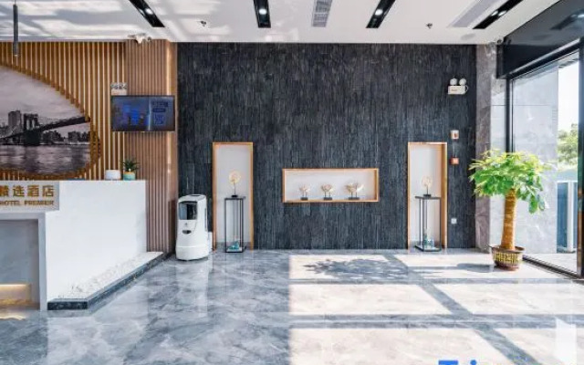 Super 8 Hotel (Sanya Bay Jixiang Street)