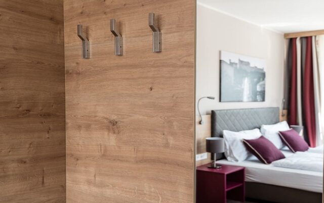 Hotel Max 70