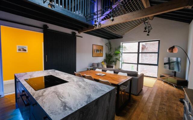 The Eden Warehouse - Gold Apartment, sleeps 5