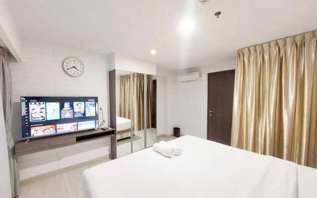 Good And Homey 2Br Loft At Grand Jati Junction Apartment
