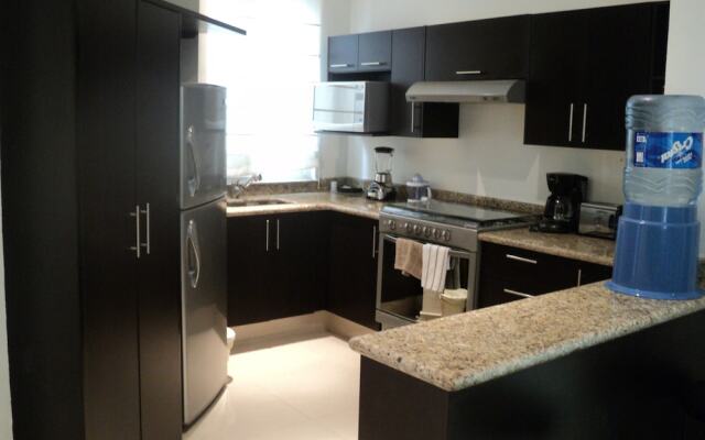 Condo Amalfi 104 by Playa Paradise