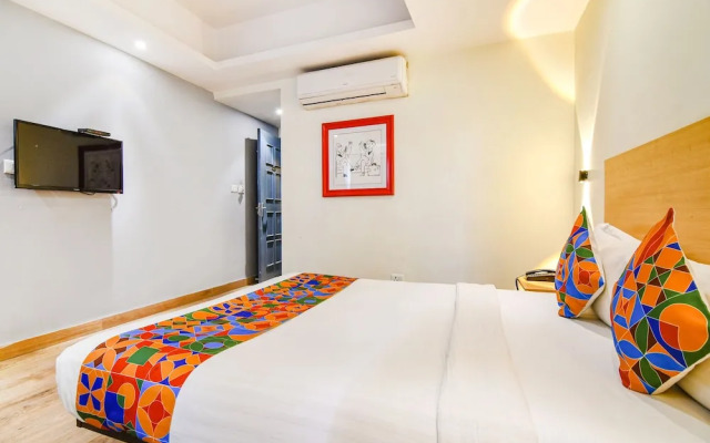 OYO Townhouse 152 Sarat Colony