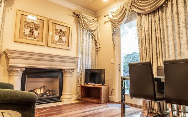 Elegant 1-bedroom Suite in Cupertino