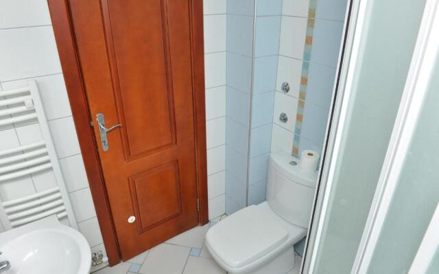 Apartment and Rooms In Club