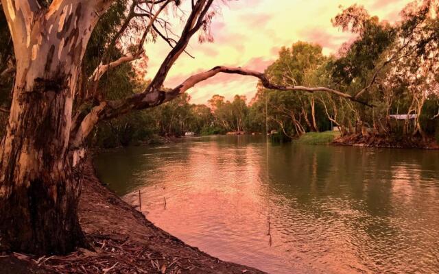 River Motel