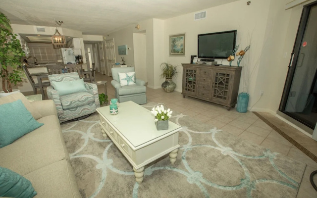 Inlet Reef 316 2 Bedroom Condo by RedAwning