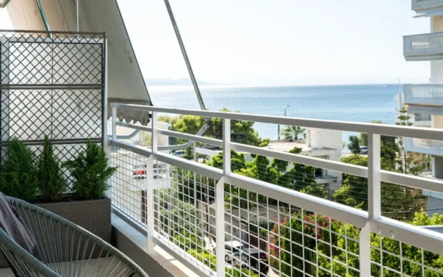 2-bd Luxury Apt Sea View Balcony Near the Beach