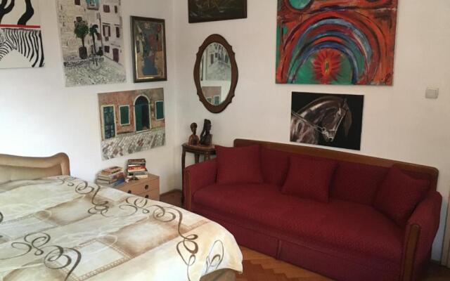 Art House 01