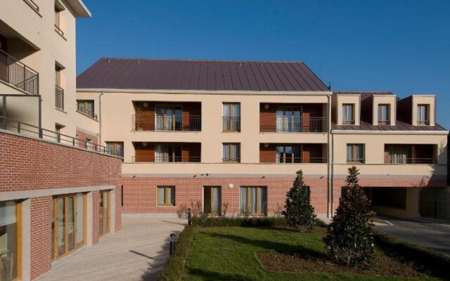 Résidence Services Seniors Domitys - Les Jardins De Reverdy